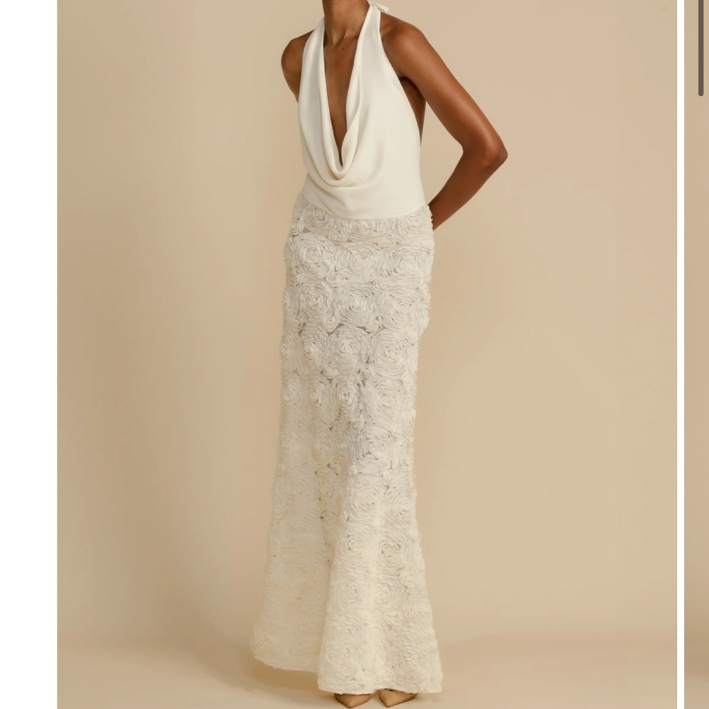 Chic Cream Floral Maxi Skirt